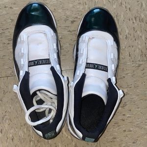 These are Jordan men 11 Low . Easter edition. Size 10.5  color metallic green. .